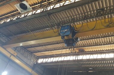 ABUS enkelbärande traverskran i taket hos företaget Sidersul i Brasilien