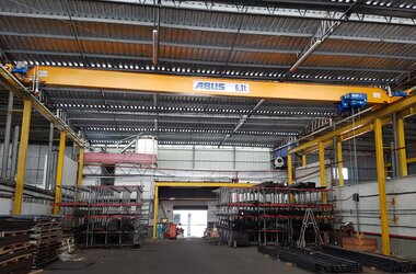 ABUS enkelbågsbrokran med 6,3 tons lyftkapacitet hos företaget Sidersul i Brasilien